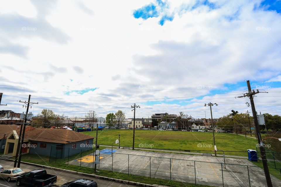 Public park with basketball field 