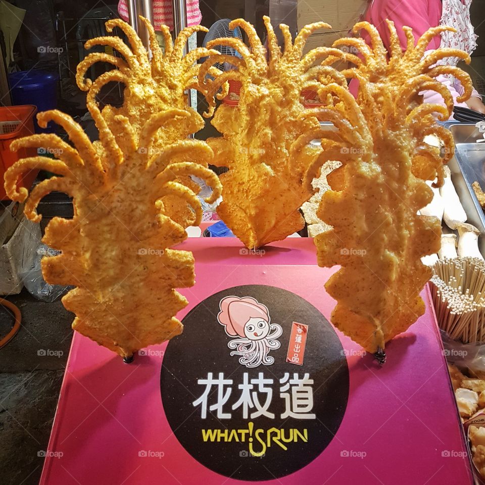 deep fried squid in taipei market