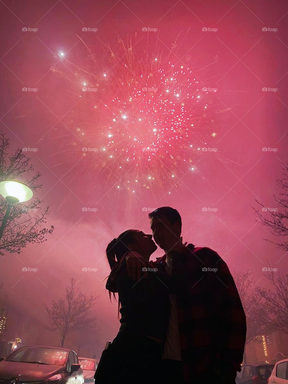 kiss onder the pink sky  fireworks