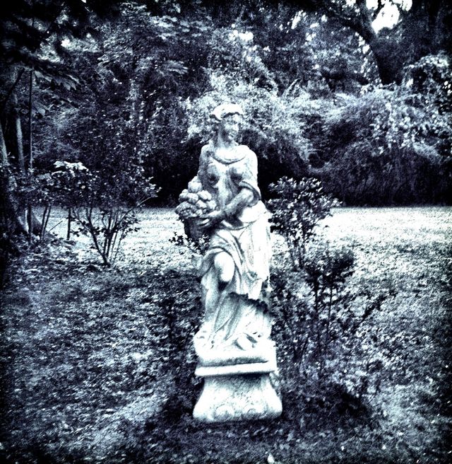 The Myrtles Plantation statue