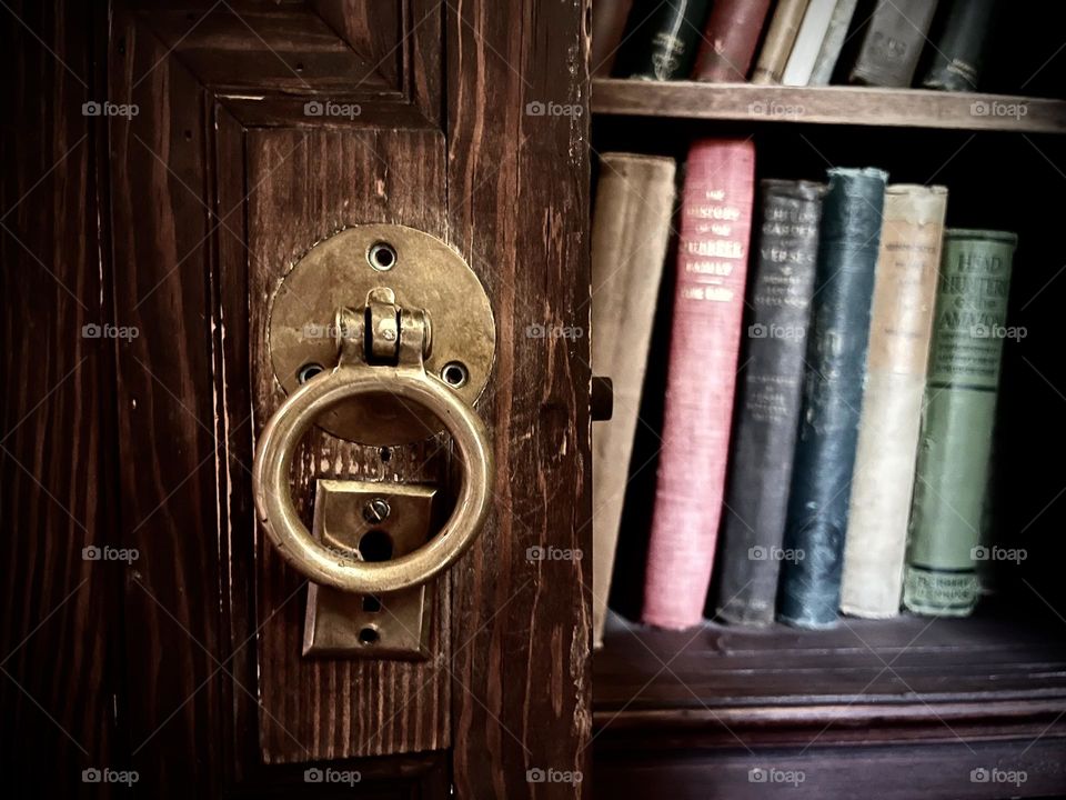 Books are doors to others worlds… 