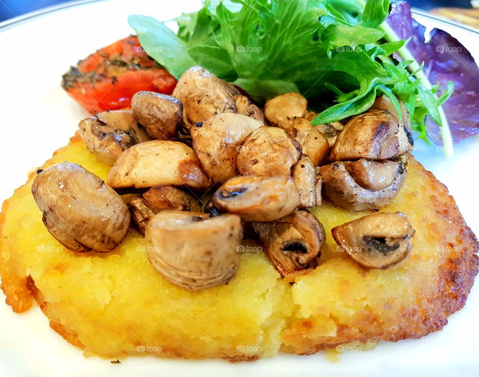 Hash brown with cooked mushroom