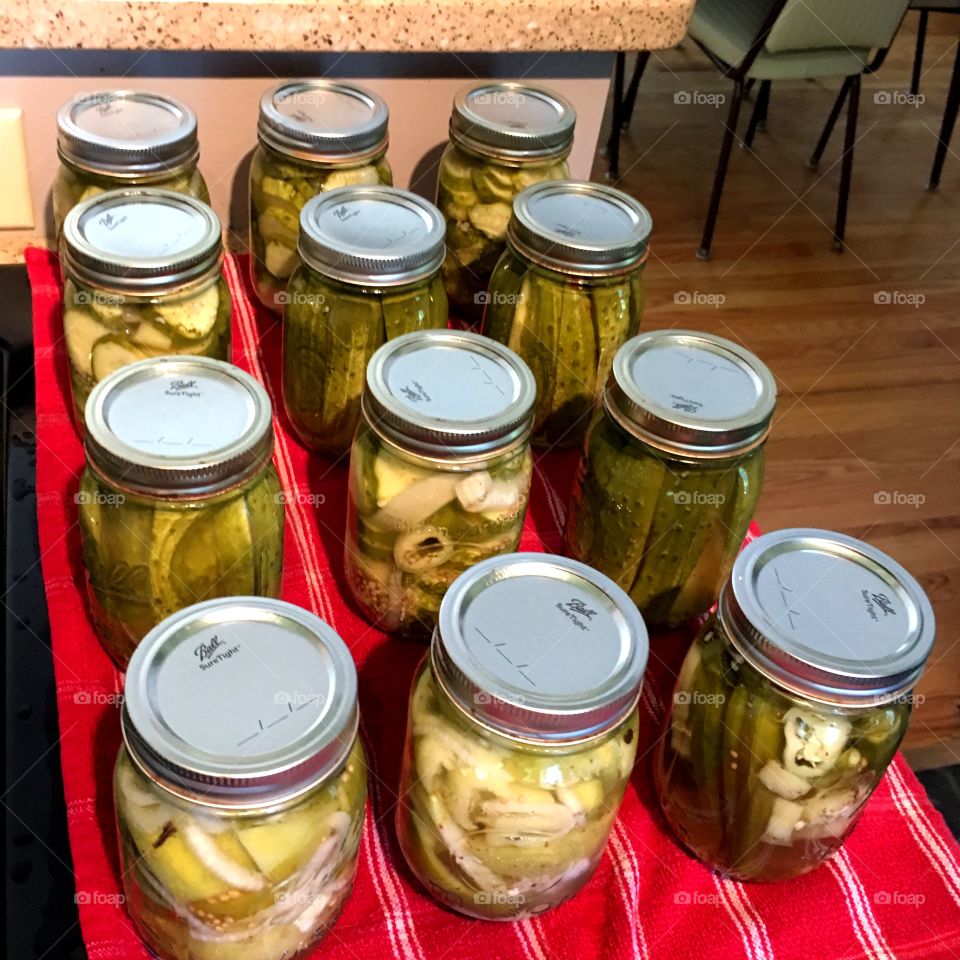 Canning pickles