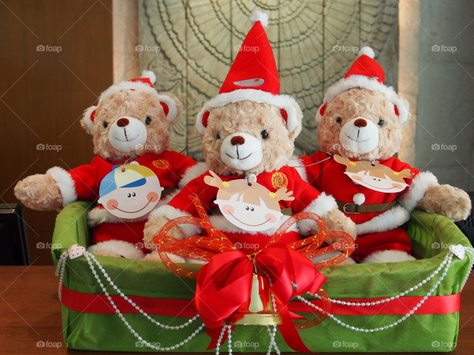 Teddy bears in Santa's cloth