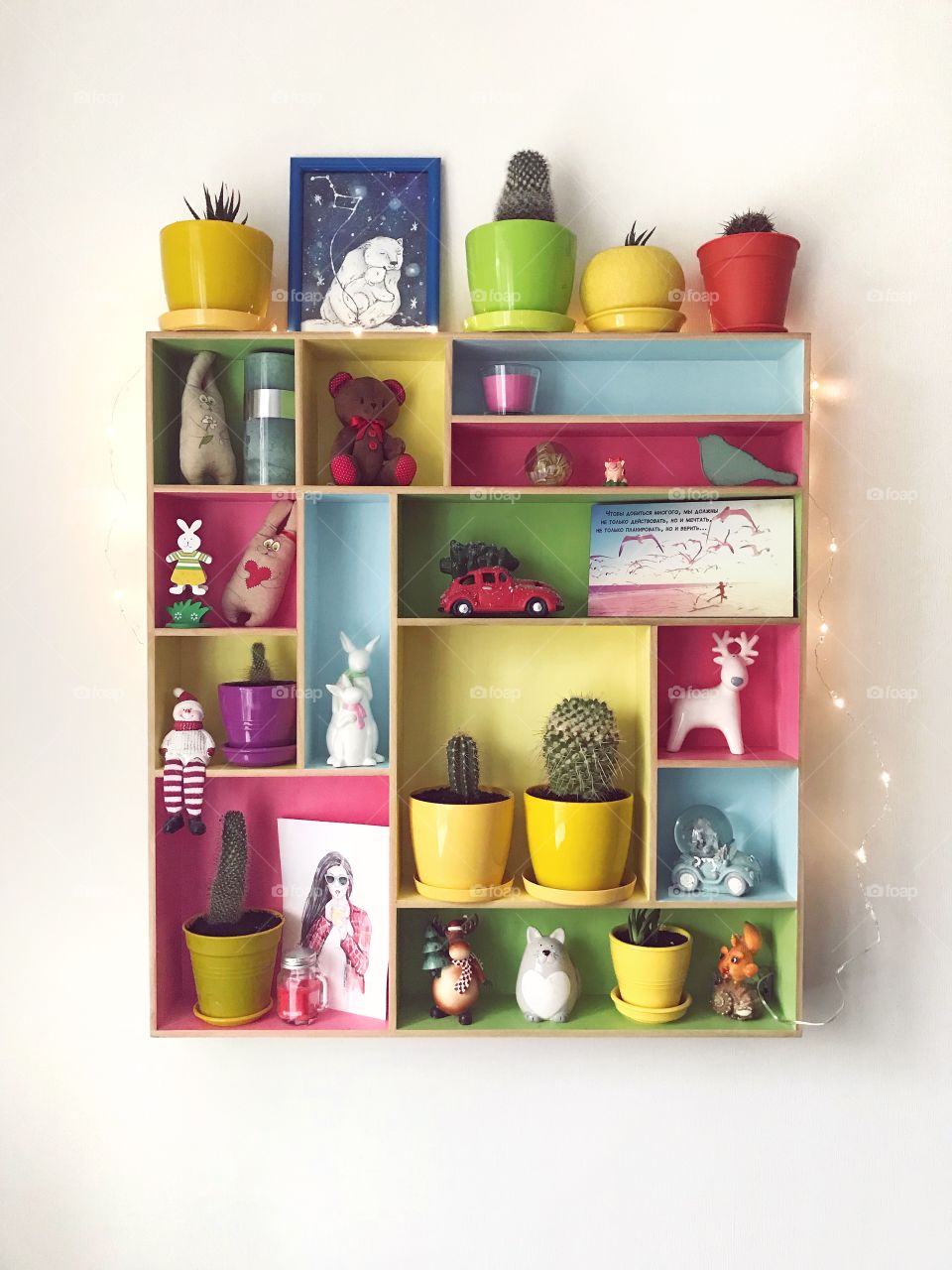 Amazing homemade shelf with decor