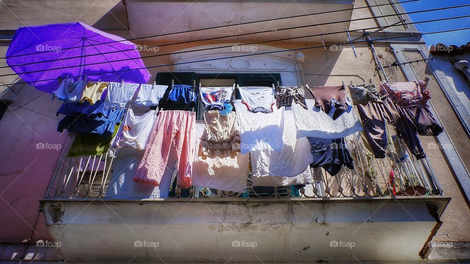 Drying your clothes in Italy 