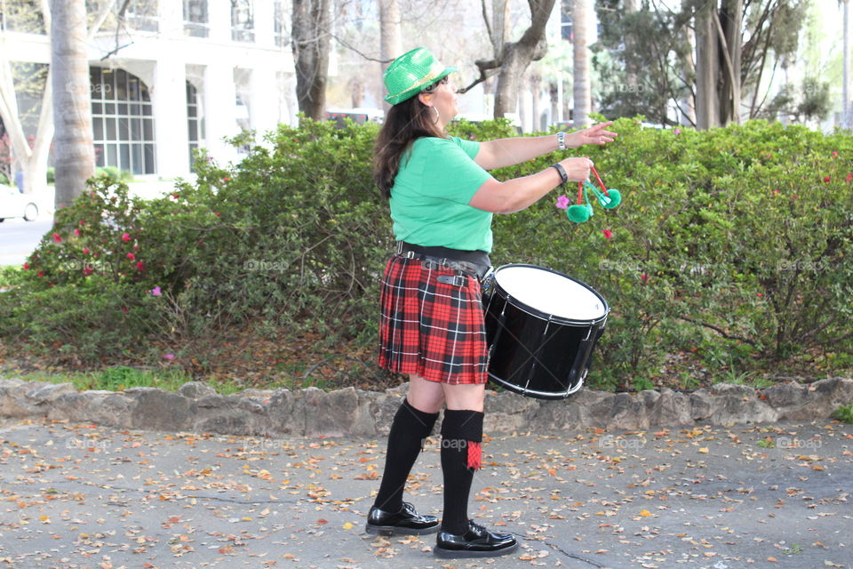 green color story, musician in green