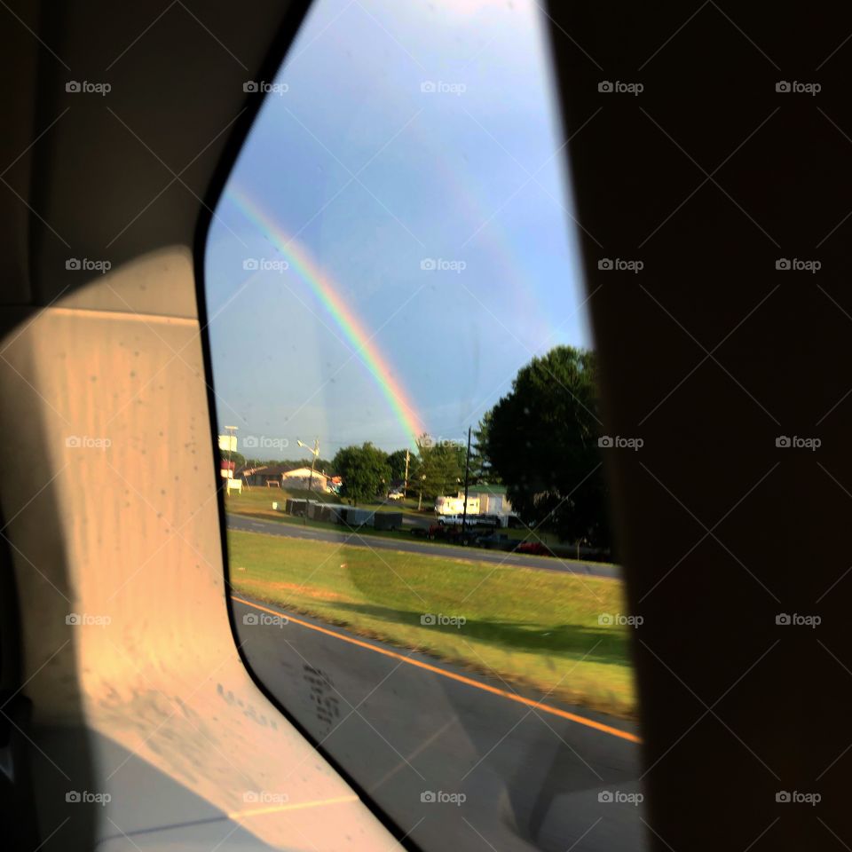 Arco iris window car