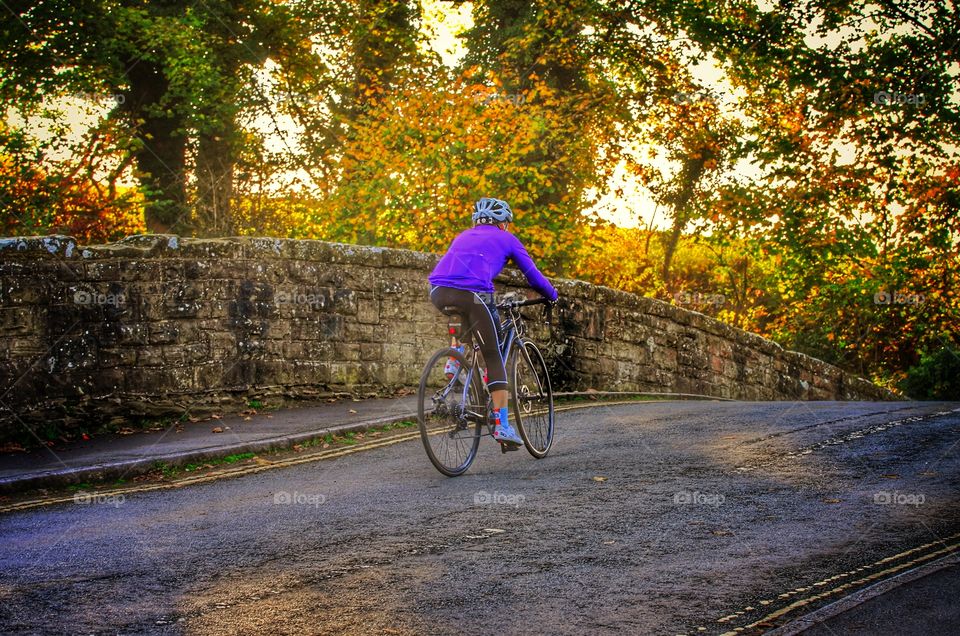 Cycling cycling up
Hill 