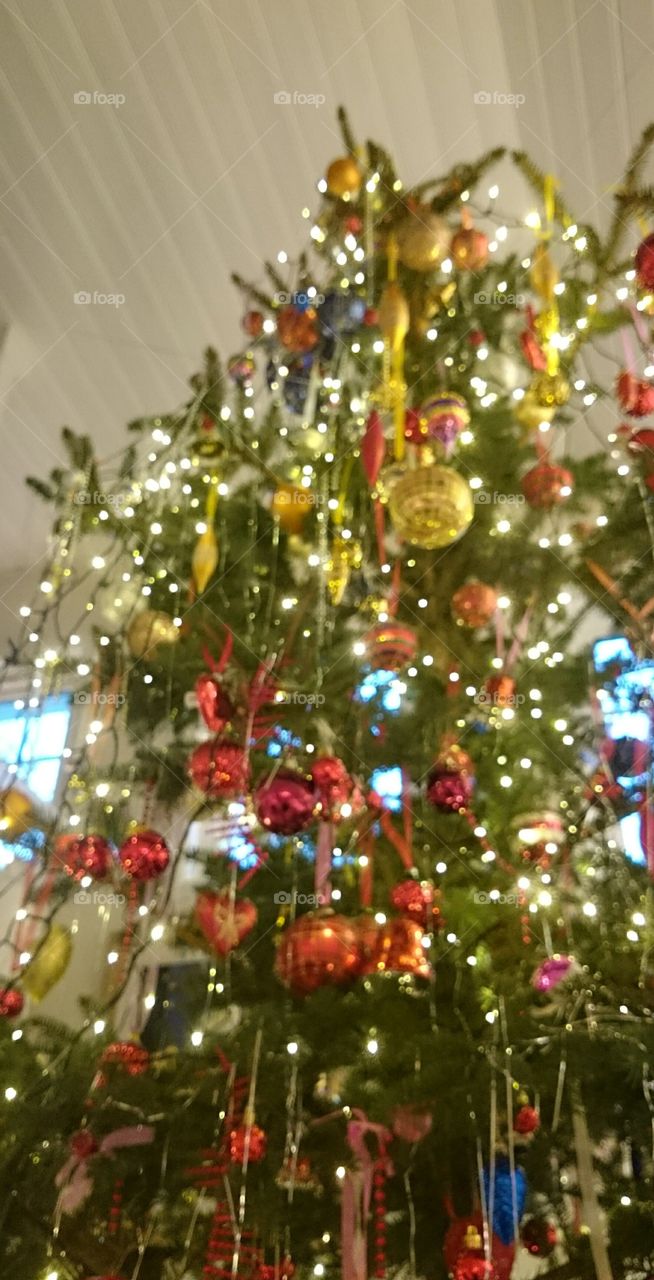 Blurry pic on christmastree