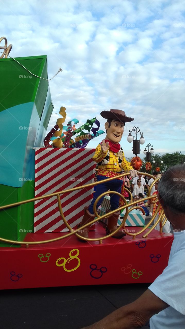 Sheriff Woody en desfile de Disney World