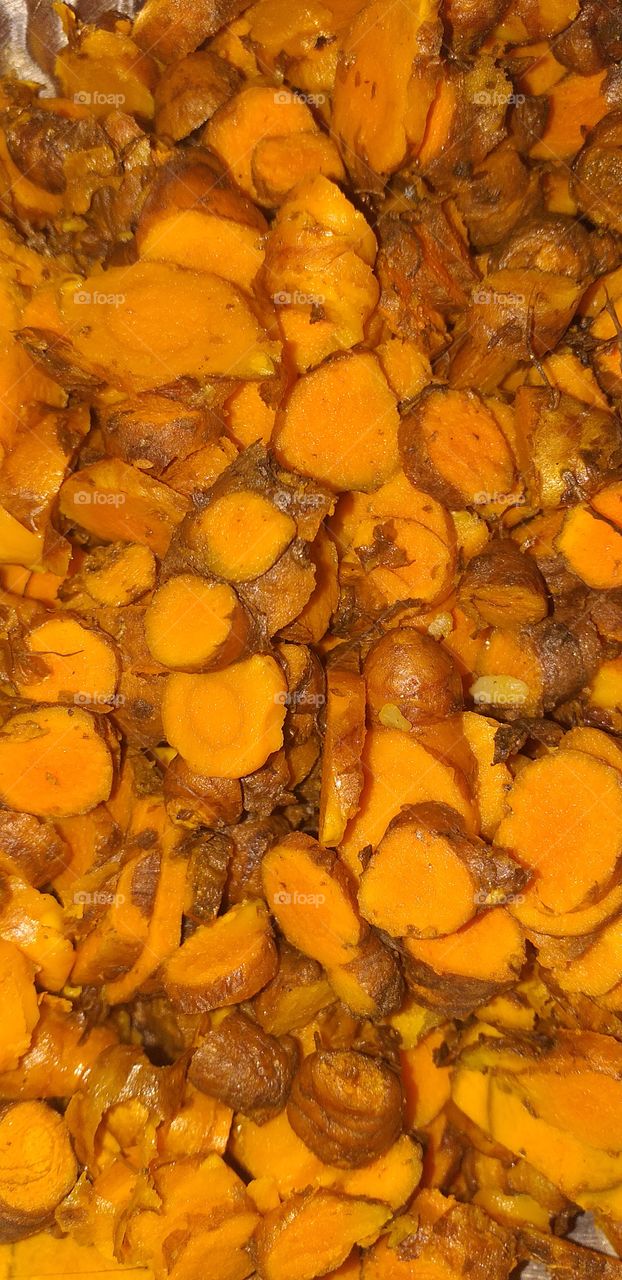 turmeric slices for food ingredient