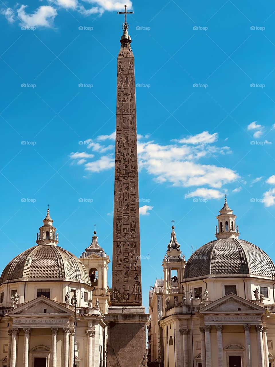 Basilica di Santa Maria del Popolo- Roma, bajo el cálido sol de Agosto ✨ 