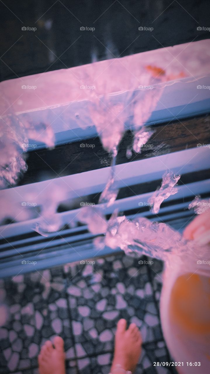 #Oops_WaTeR_FrOm_RaIn 💦🌧