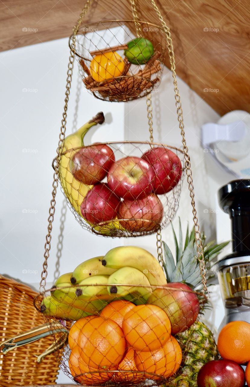 Fruit hanging wire basket