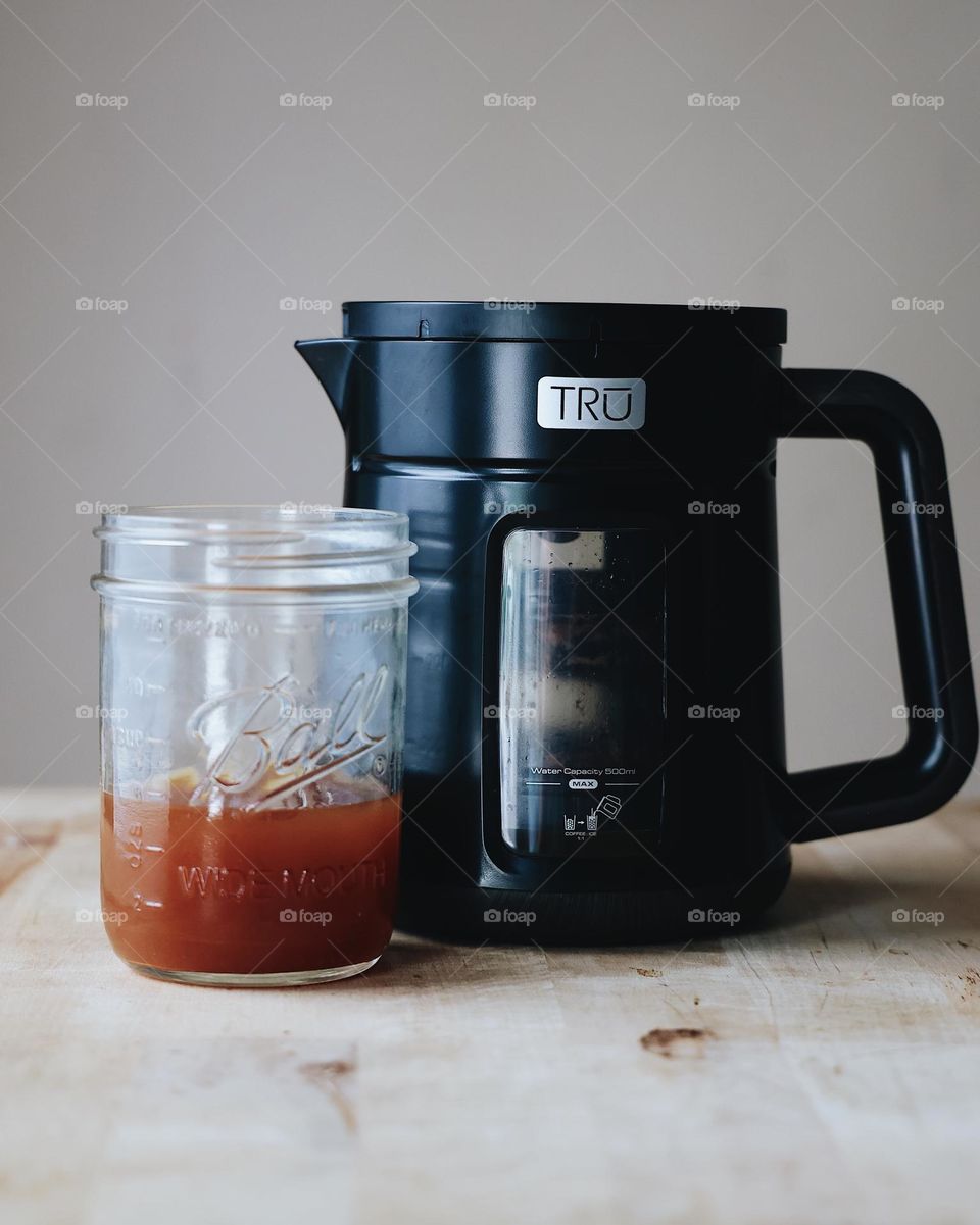 Cold brew coffee maker