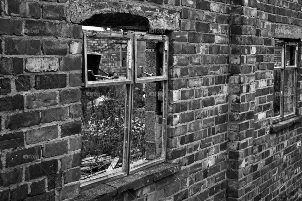 abandoned building black and white