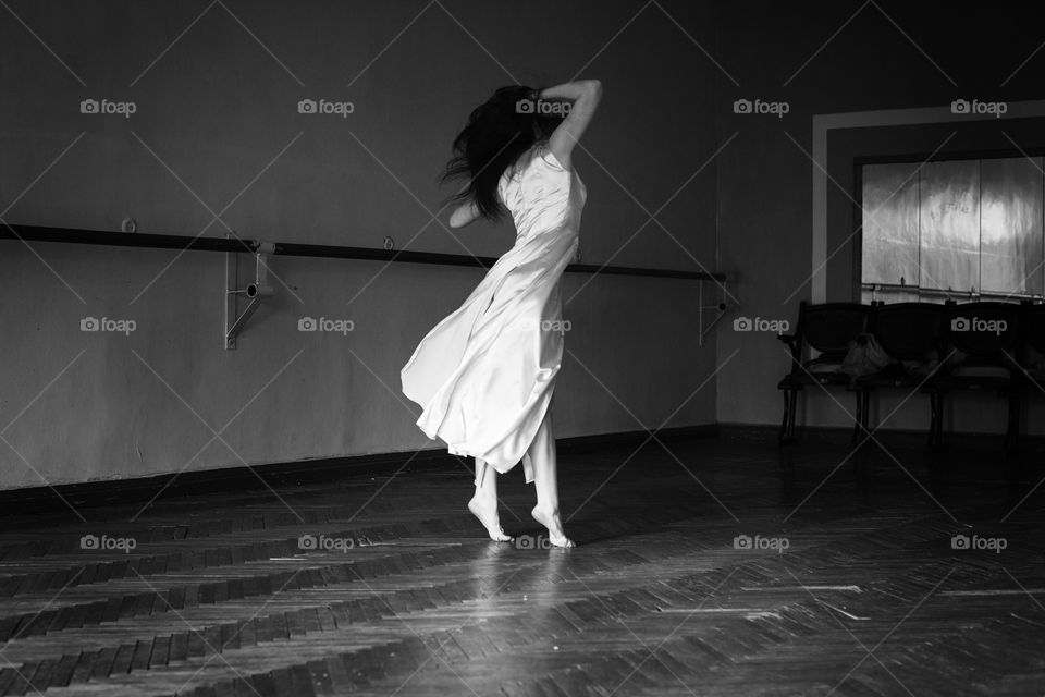 girl dancing in the studio