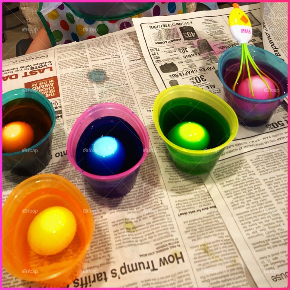 Coloring Easter Eggs 