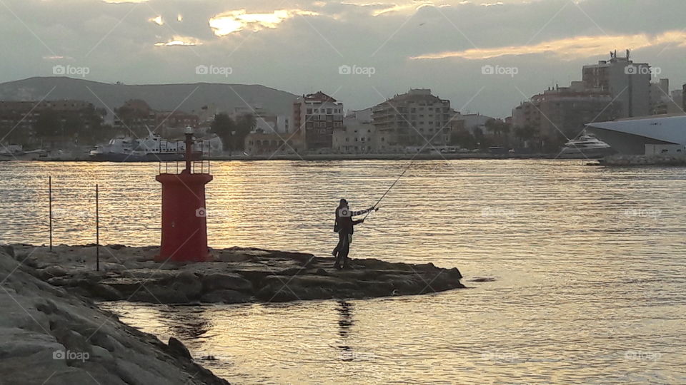 Pescando al atardecer