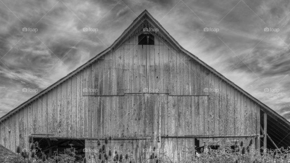 An old abandoned barn