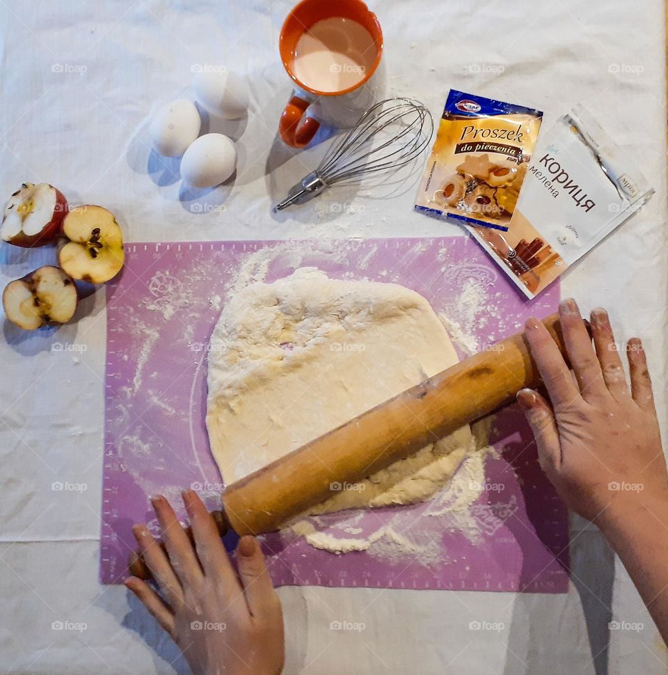 Preparation of Ukrainian pies with apples