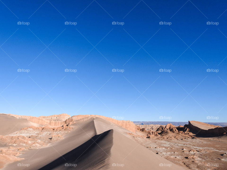 Valle de la luna dunes