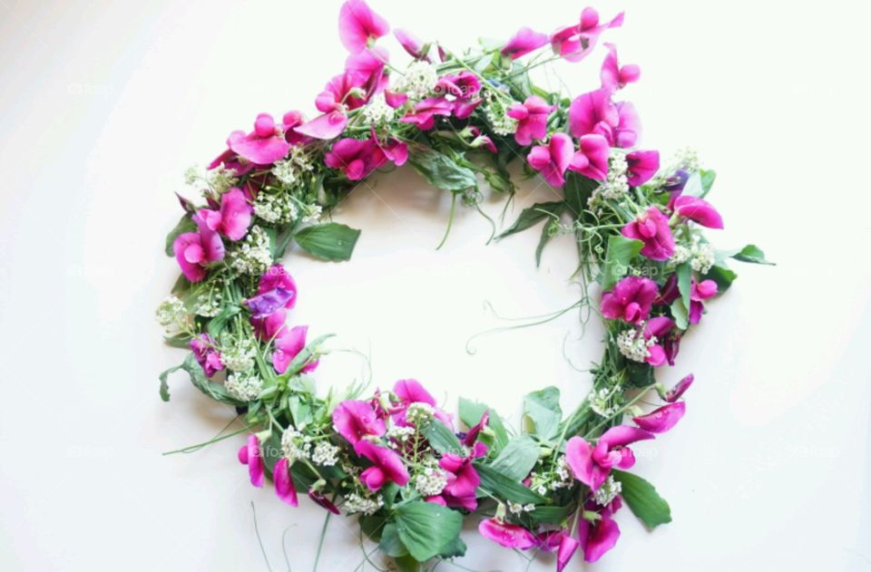 Flower crown - snowpea flower with snow white flowers