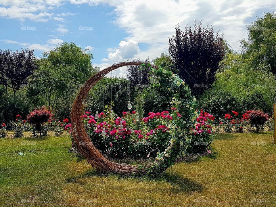 floral arrangement, Moara Cu Noroc inn, Romania