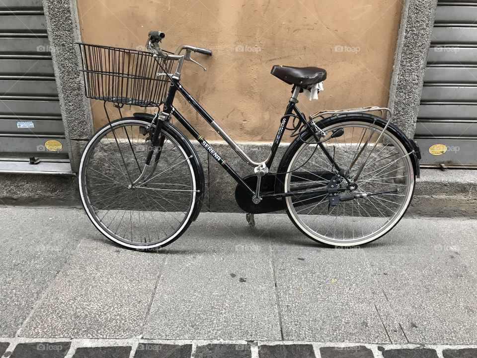 Parked bicycle 
