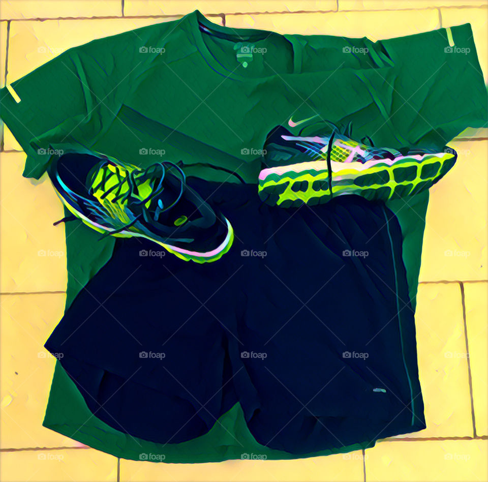 🏃‍♂️ 🇺🇸 Good Morning!  Everything ready to sweat the shirt. Let's go for a good morning jog?  Running is good for your health! / 🇧🇷 Bom dia! Tudo pronto para suar a camisa. Vamos para um bom cooper matinal? Correr faz bem para a saúde! 