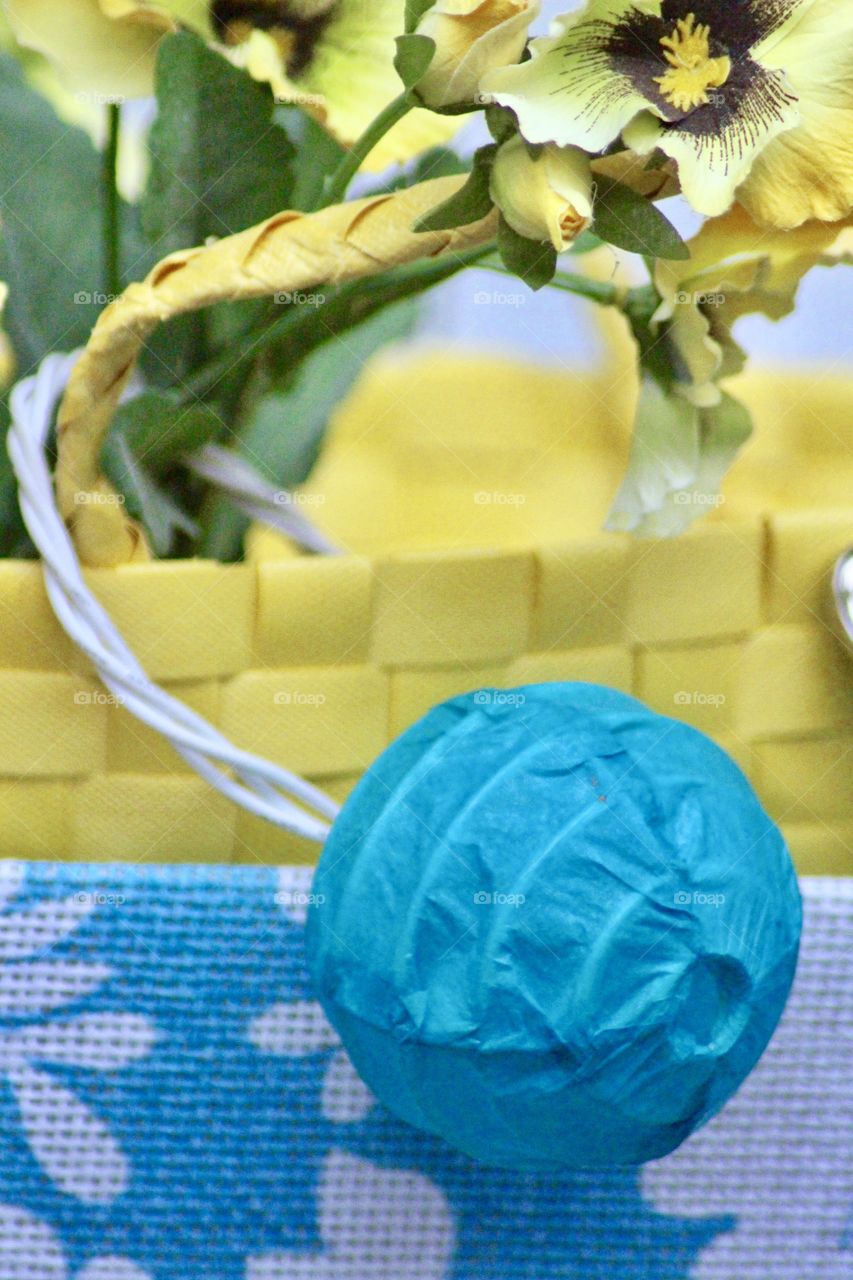 Something yellow and turquoise 🌸