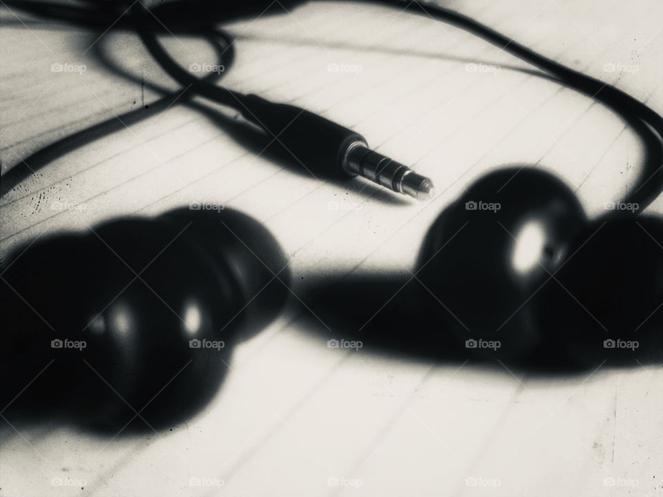 Fone de ouvido com fio