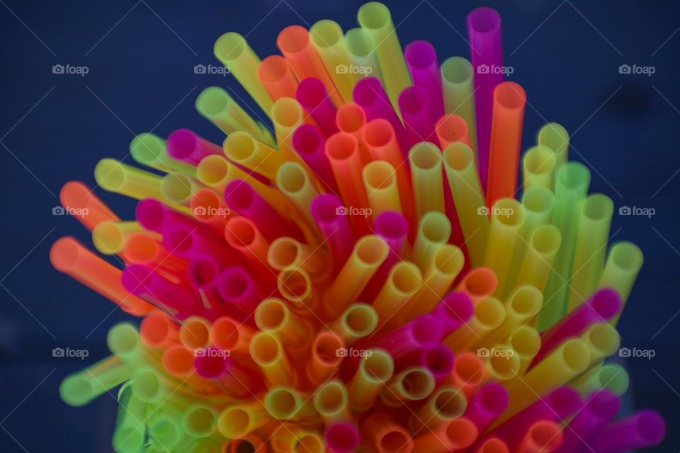 Color clash with neon straws! 