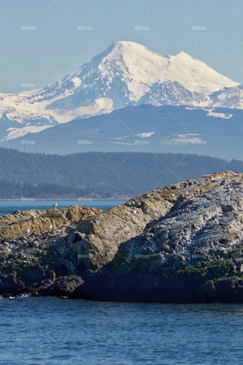 Mountain, water, and islands