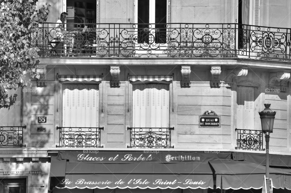 Parisian facade 