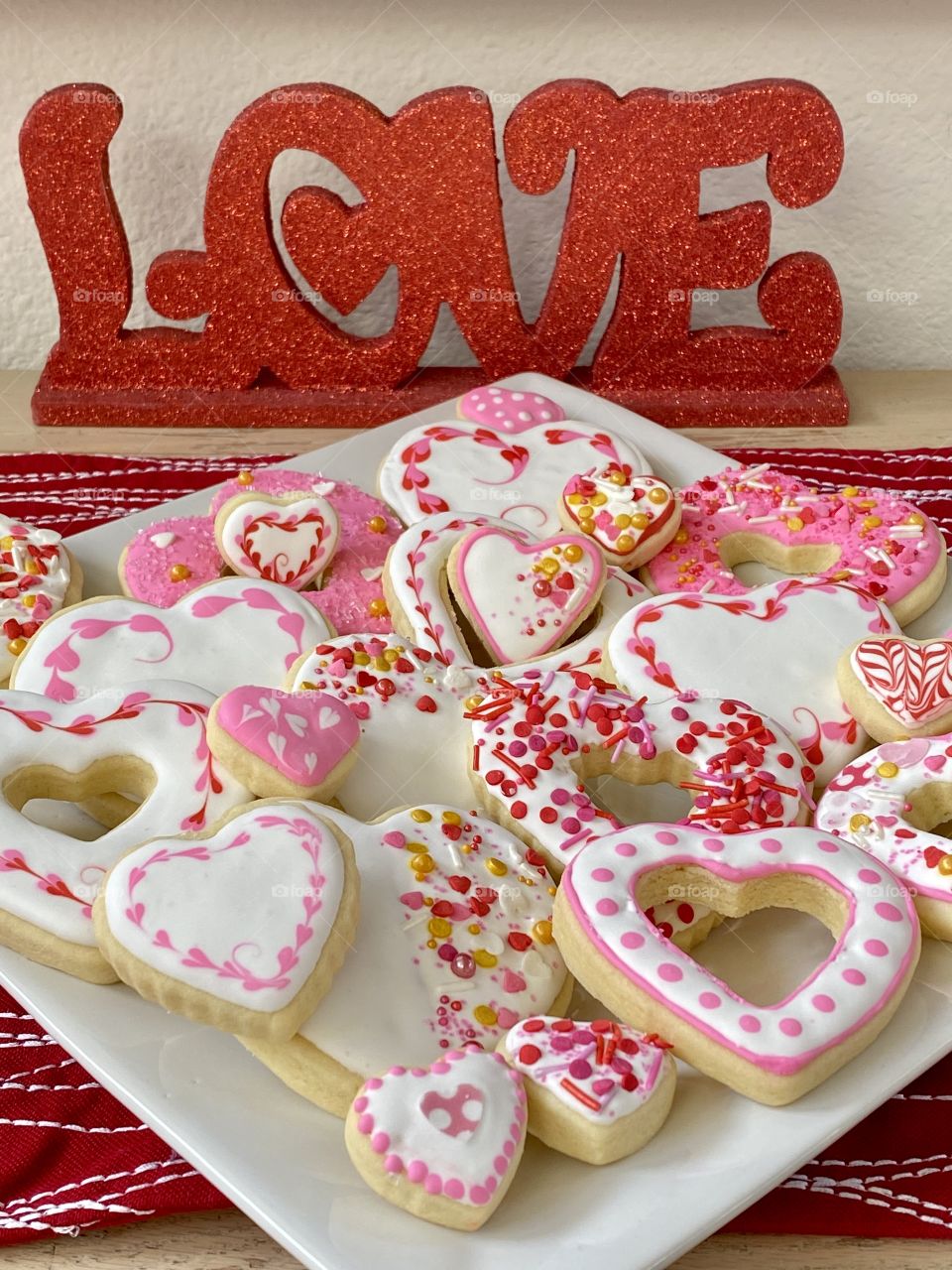 A beautiful tray of Valentine’s Day cookies