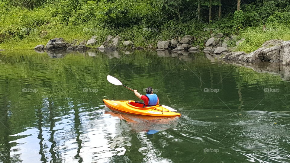 kayaking in Los Naranjos, Honduras