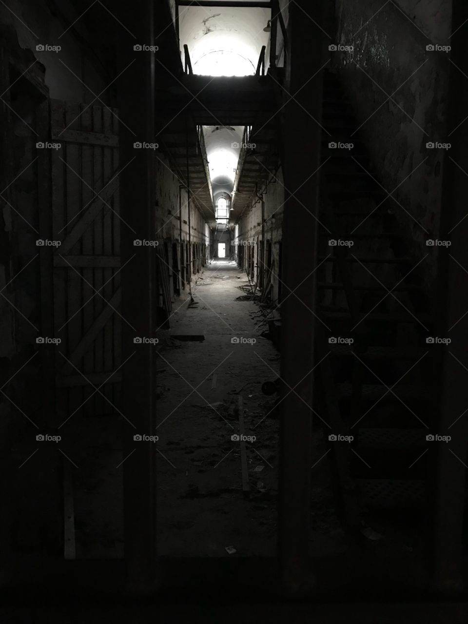 Dark hallway in Eastern State Penitentiary 