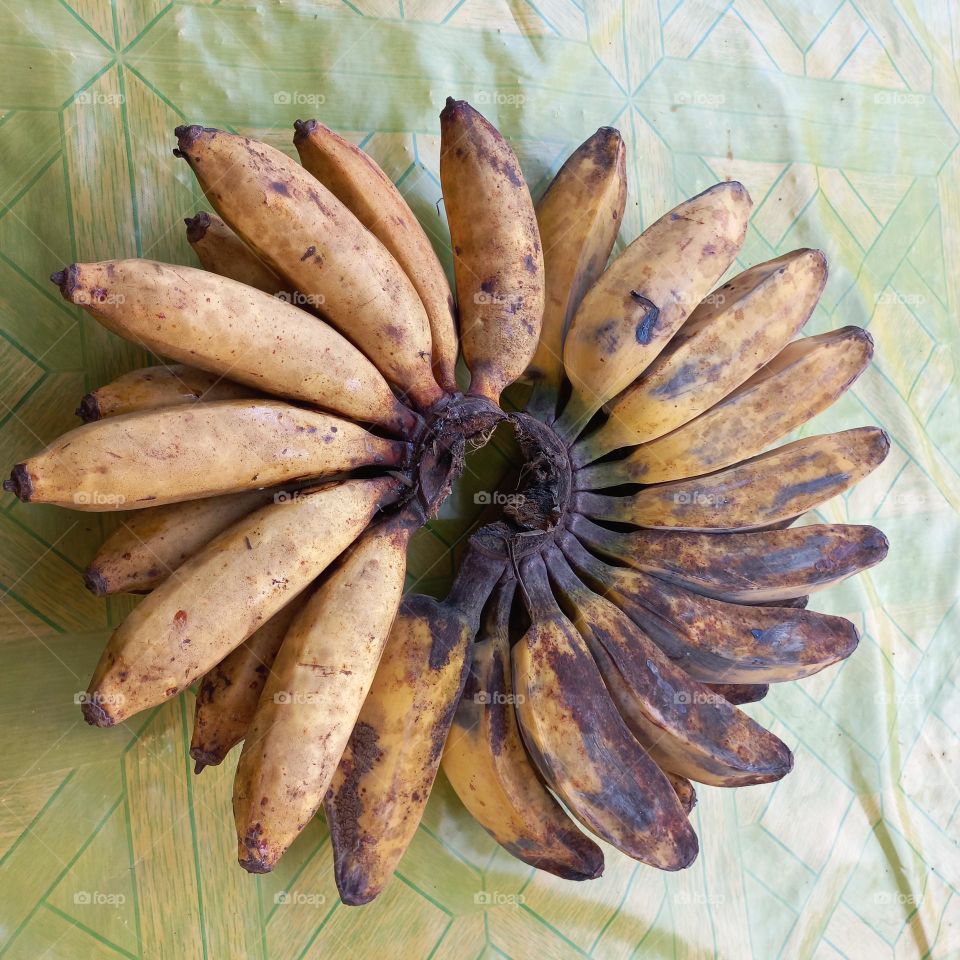 Benefits Bananas are rich in vitamins and fiber