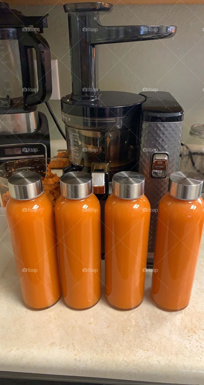Fresh carrot apple ginger juice 