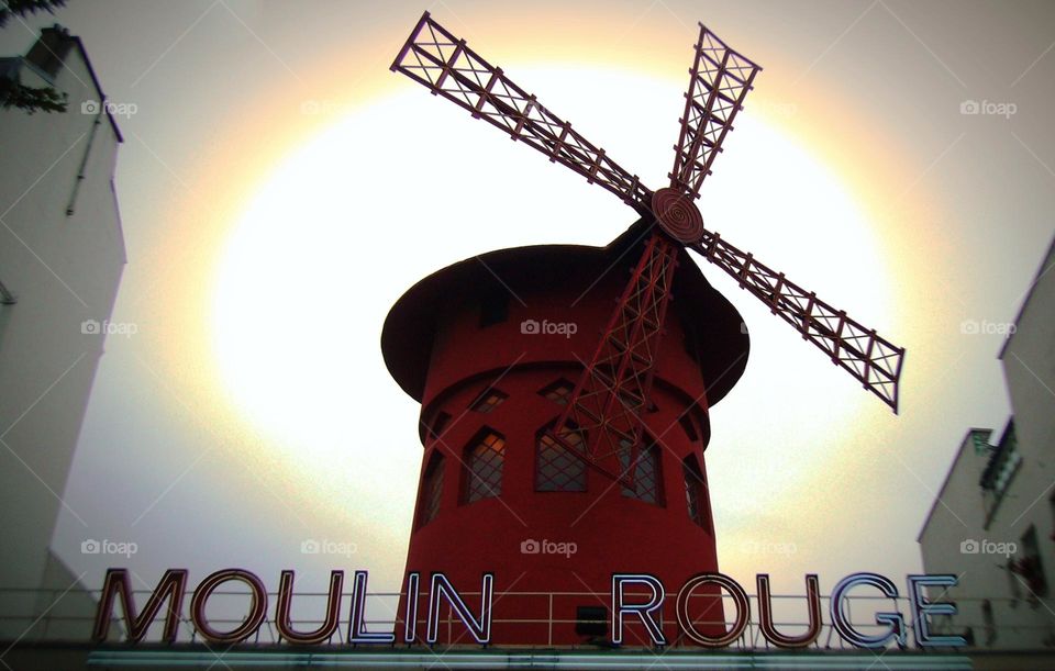 Shining Moulin Rouge.
