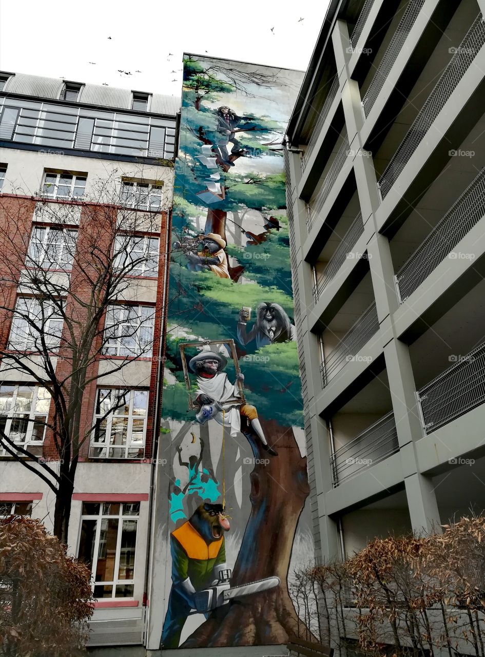 Painting at a house front