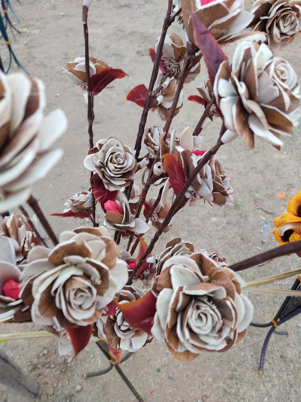 beautiful artificial chocolate and white color 💐flowers.