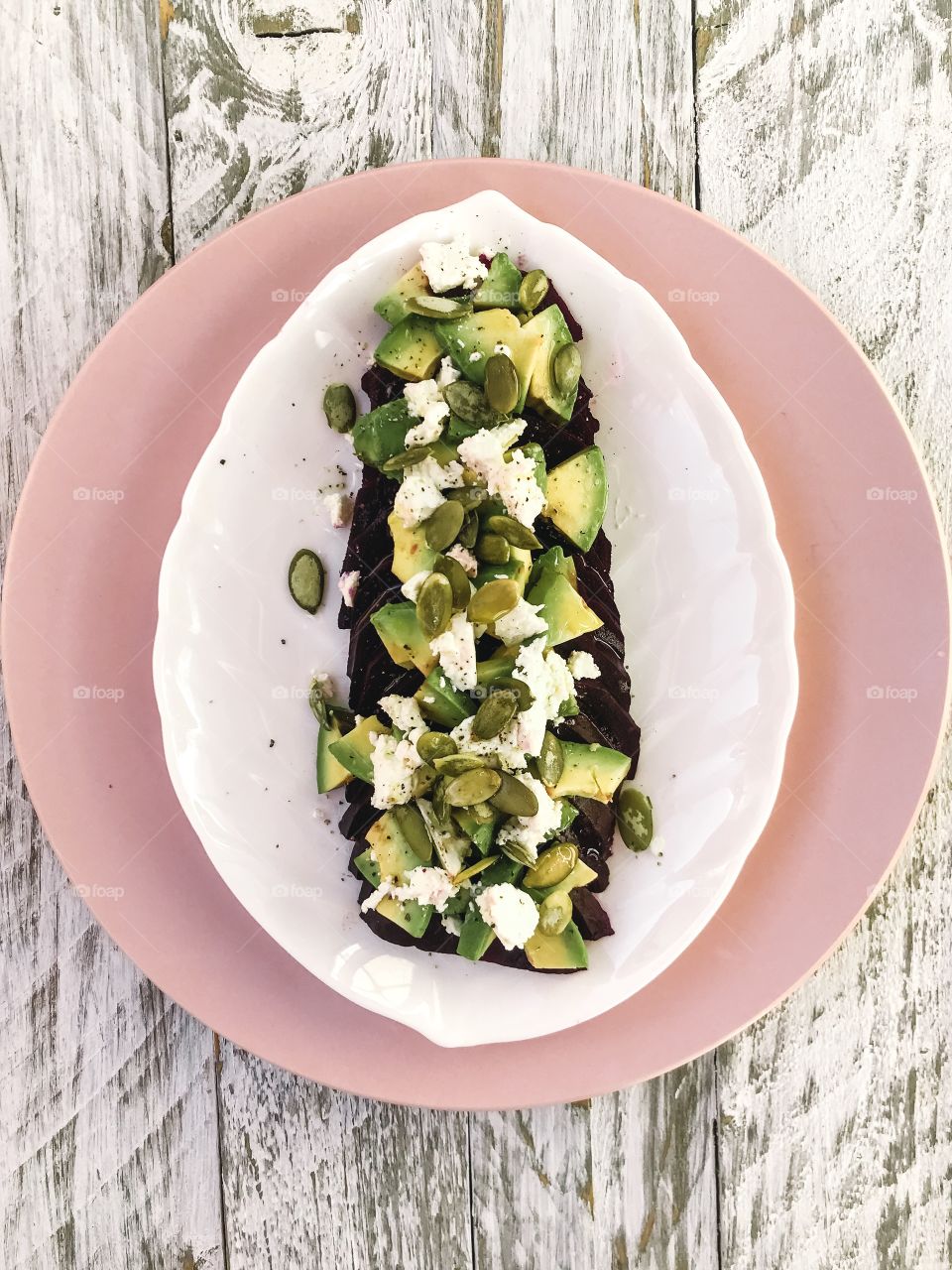 Salad with avocado 