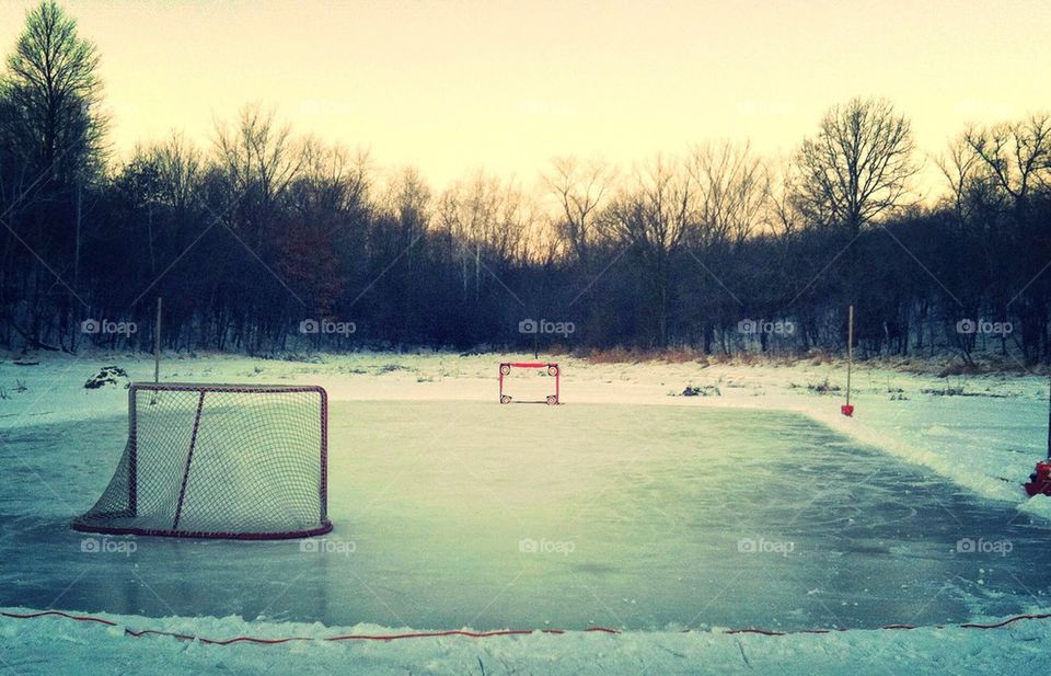 pond hockey 