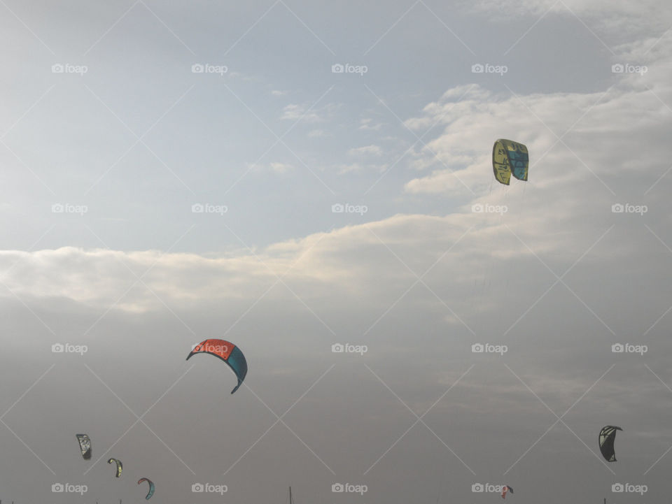 kites in the sky from wind kiter's
