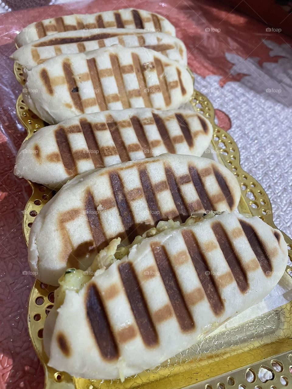 الأكل هو رمز السعادة والمحبة