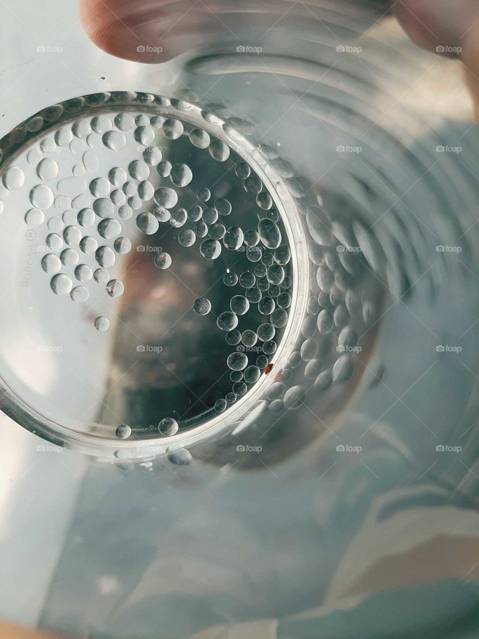silicagel  in glass water