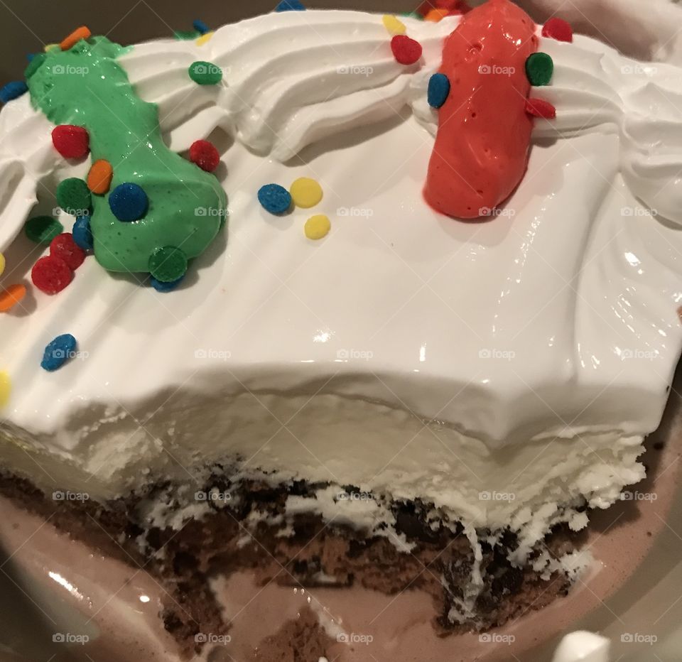 Ice cream cake 